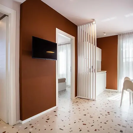 The Lady C - High Tropea