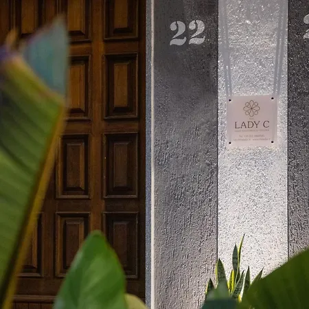 The Lady C - High Apartamento *