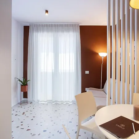 The Lady C - High * Tropea